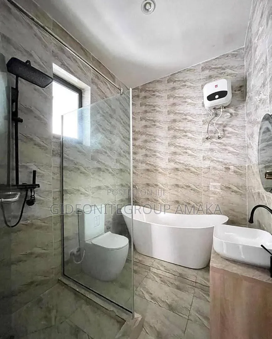 14bdrm Duplex in Okhuoromi Gra, Benin City for sale in Benin City