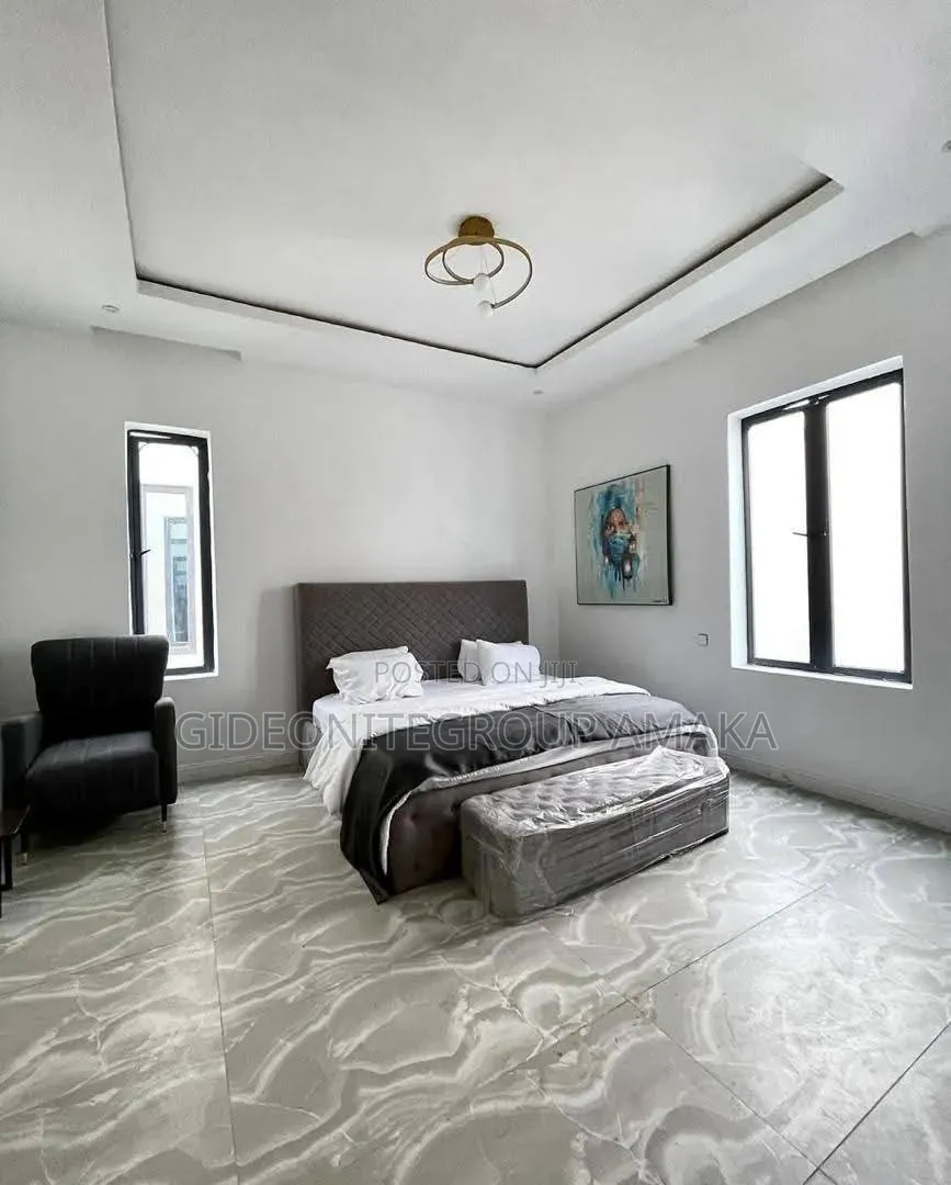 14bdrm Duplex in Okhuoromi Gra, Benin City for sale in Benin City