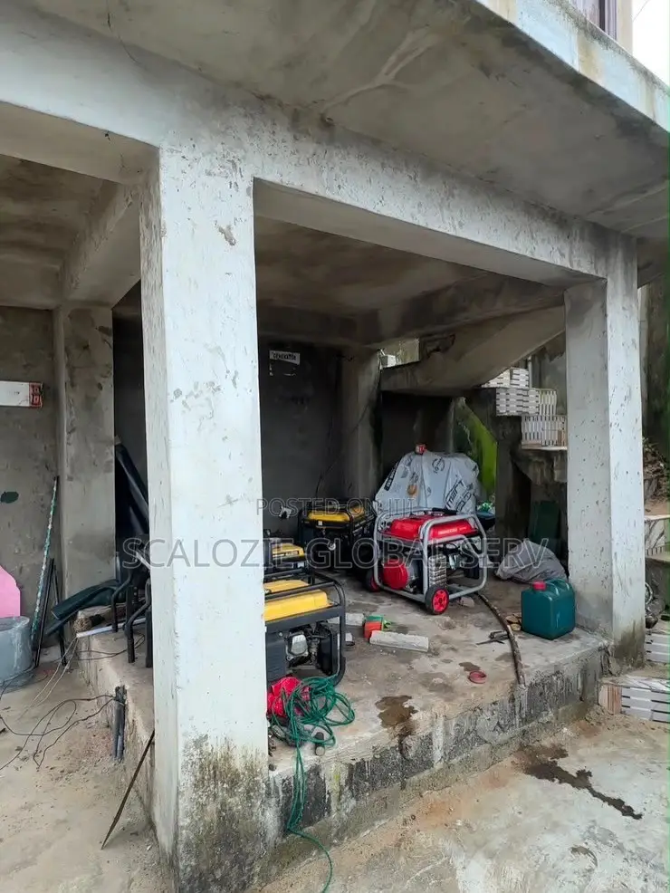 1bdrm Block of Flats in Off East West Road for sale in Port-Harcourt