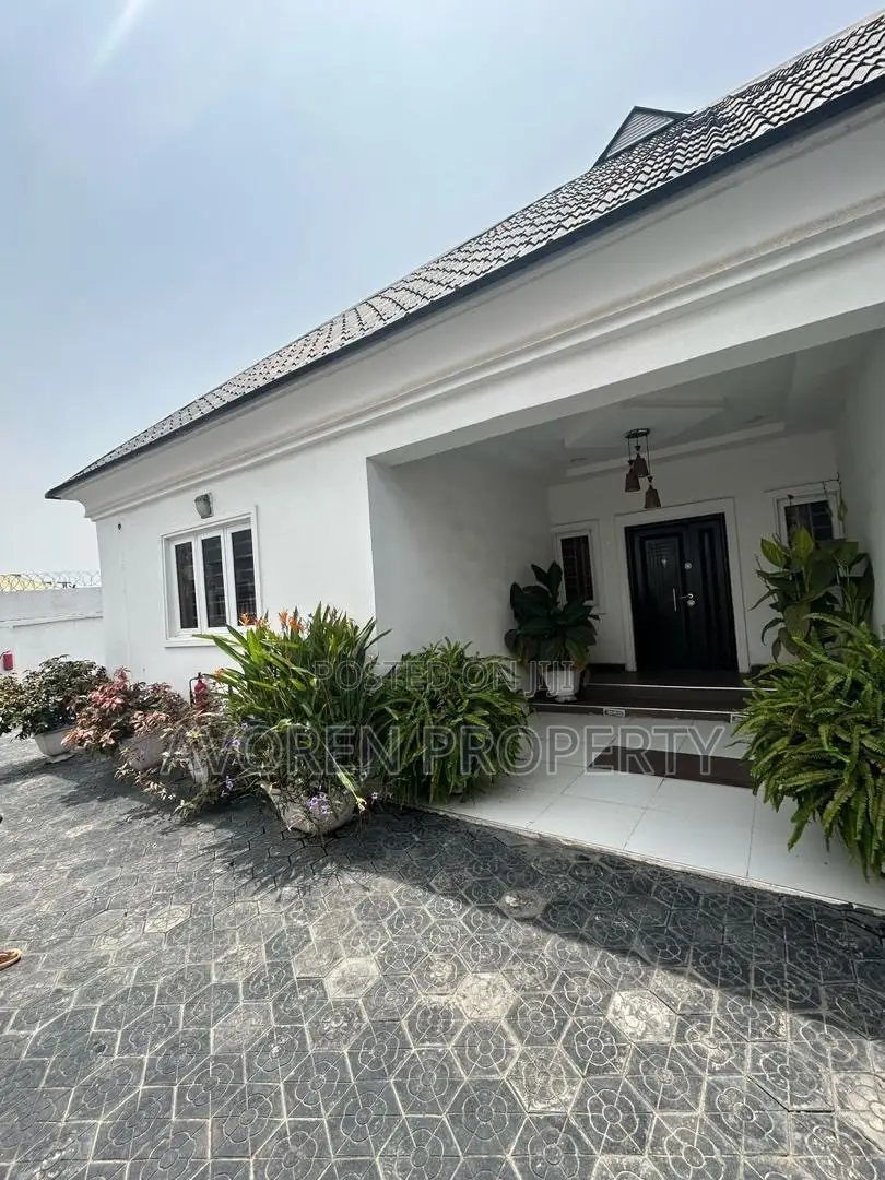 3bdrm Bungalow in Ajiun Villa ,Comfort, Ogudu for sale in Ogudu