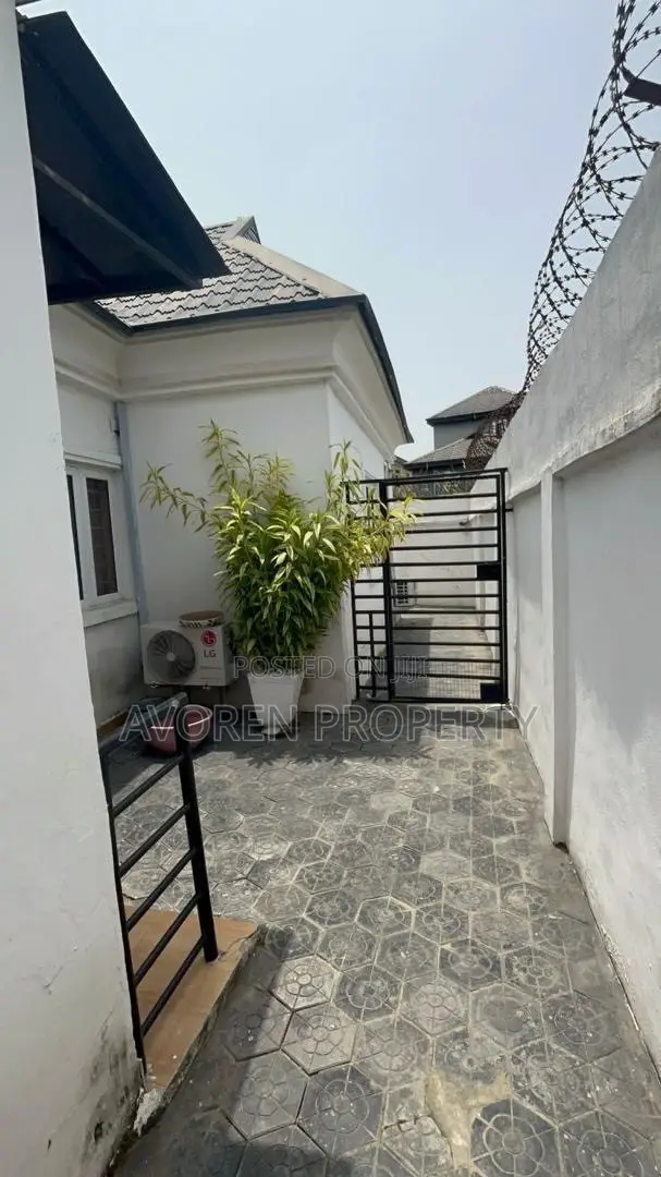 3bdrm Bungalow in Ajiun Villa ,Comfort, Ogudu for sale in Ogudu