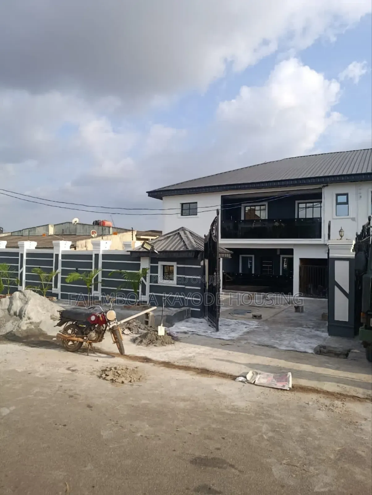 5bdrm Duplex in Airforce Estate, Akobo for rent in Akobo