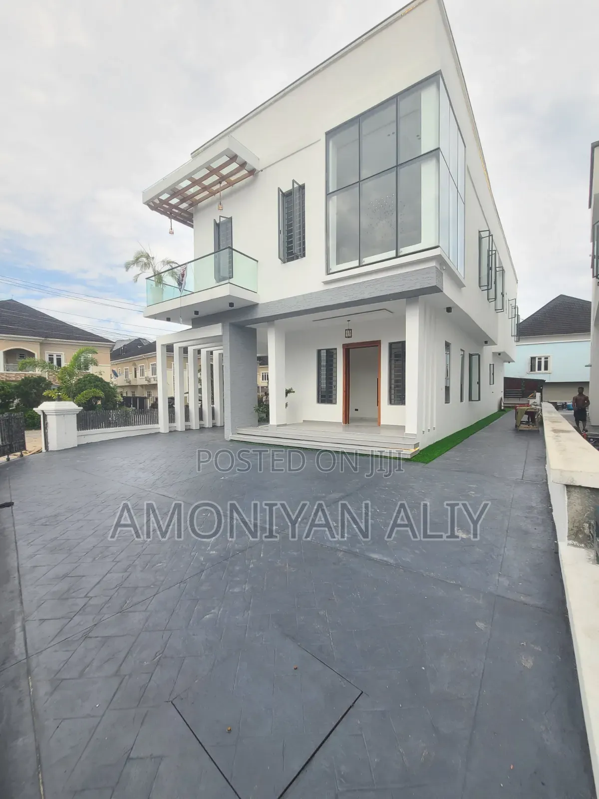 5bdrm Duplex in Megamond Estate, Off Lekki-Epe Expressway for sale in Off Lekki-Epe Expressway