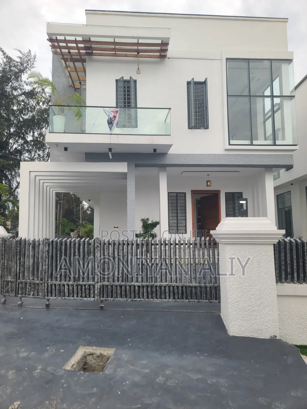 5bdrm Duplex in Megamond Estate, Off Lekki-Epe Expressway for sale in Off Lekki-Epe Expressway