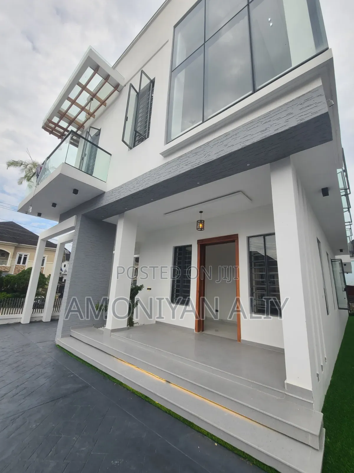 5bdrm Duplex in Megamond Estate, Off Lekki-Epe Expressway for sale in Off Lekki-Epe Expressway
