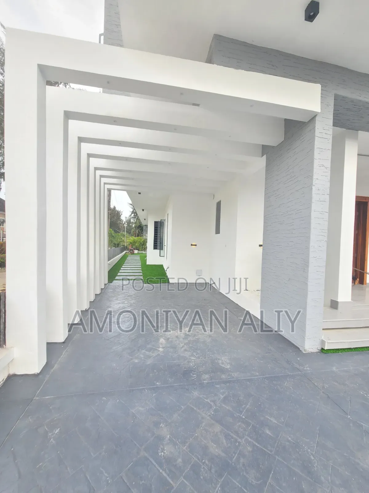 5bdrm Duplex in Megamond Estate, Off Lekki-Epe Expressway for sale in Off Lekki-Epe Expressway
