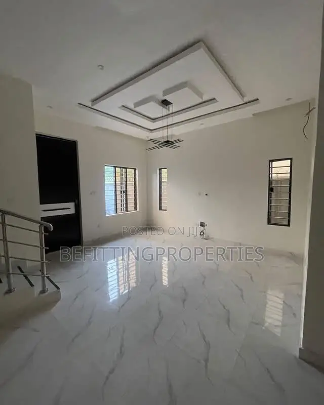 4bdrm Duplex in Lekki Phase 1 for sale in Lekki Phase 1