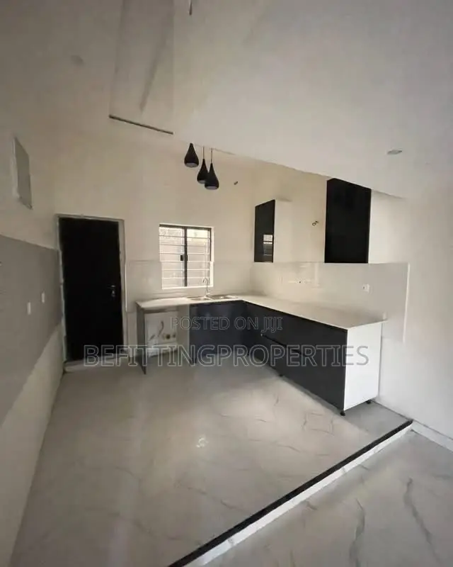 4bdrm Duplex in Lekki Phase 1 for sale in Lekki Phase 1