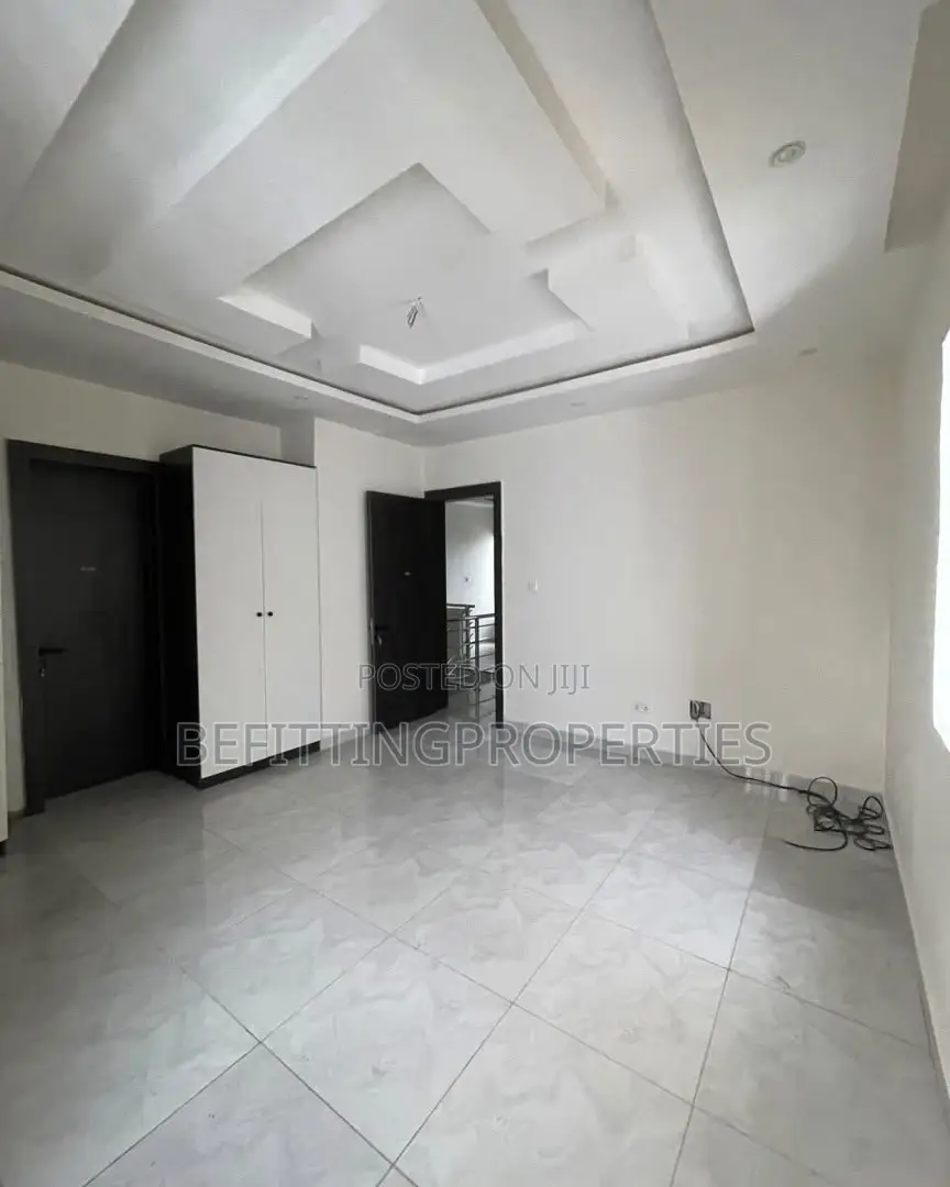4bdrm Duplex in Lekki Phase 1 for sale in Lekki Phase 1