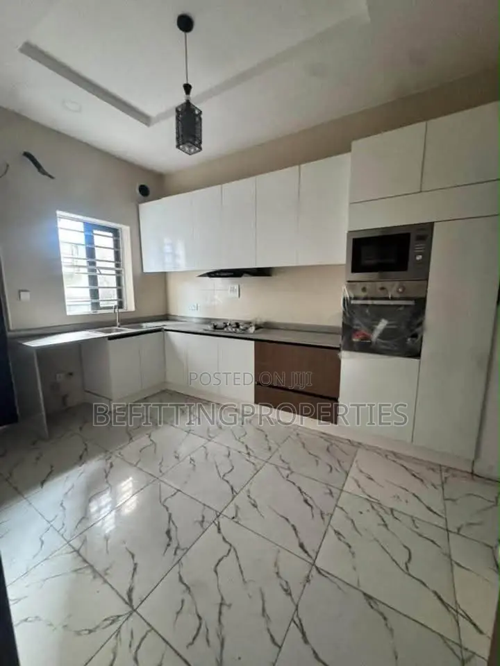 4bdrm Duplex in Lekki for sale in Lekki