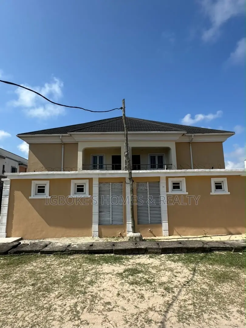 4bdrm Duplex in Chevron for sale in Chevron