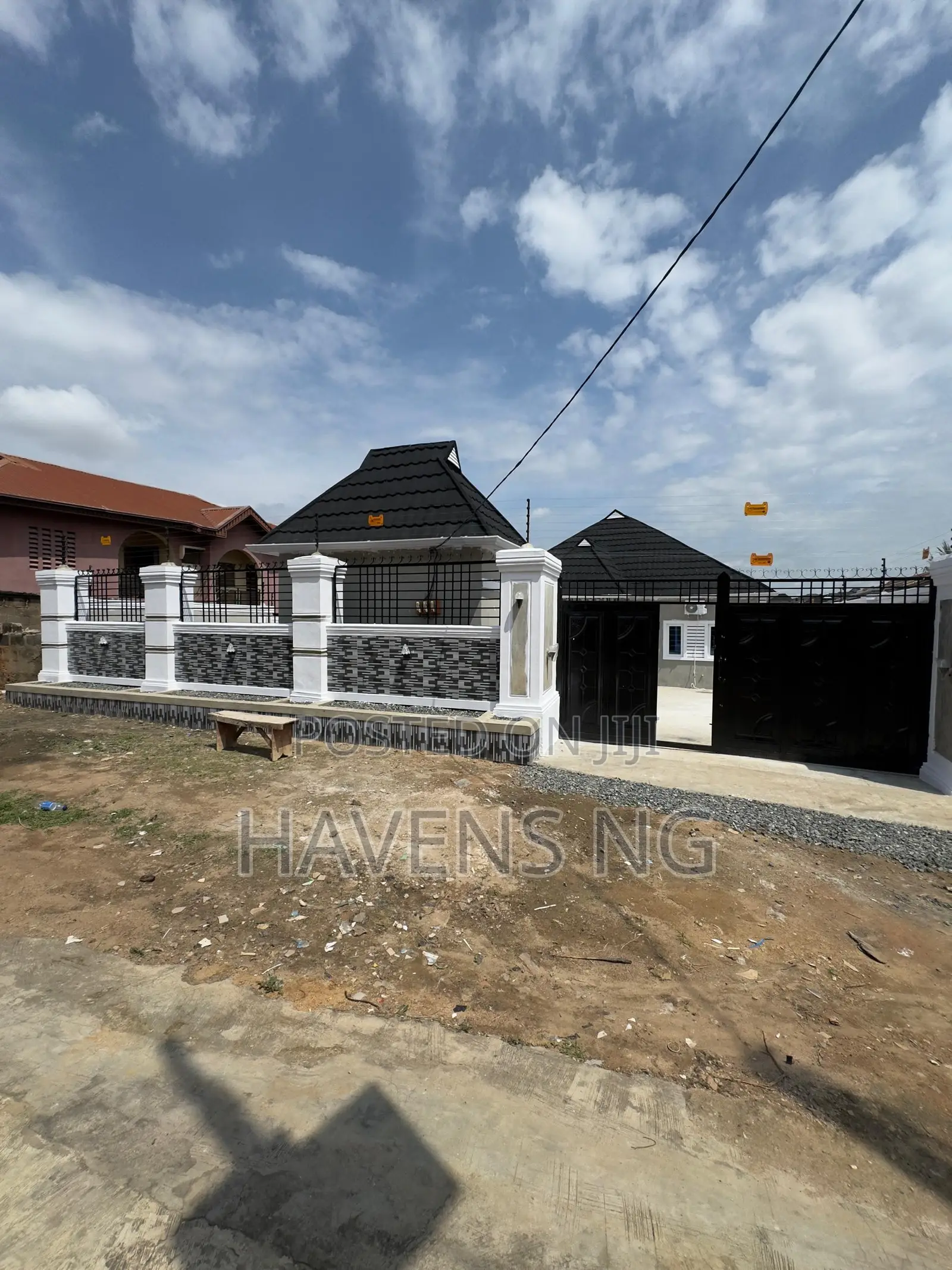 3bdrm Bungalow in Akala Express for sale in Akala Express