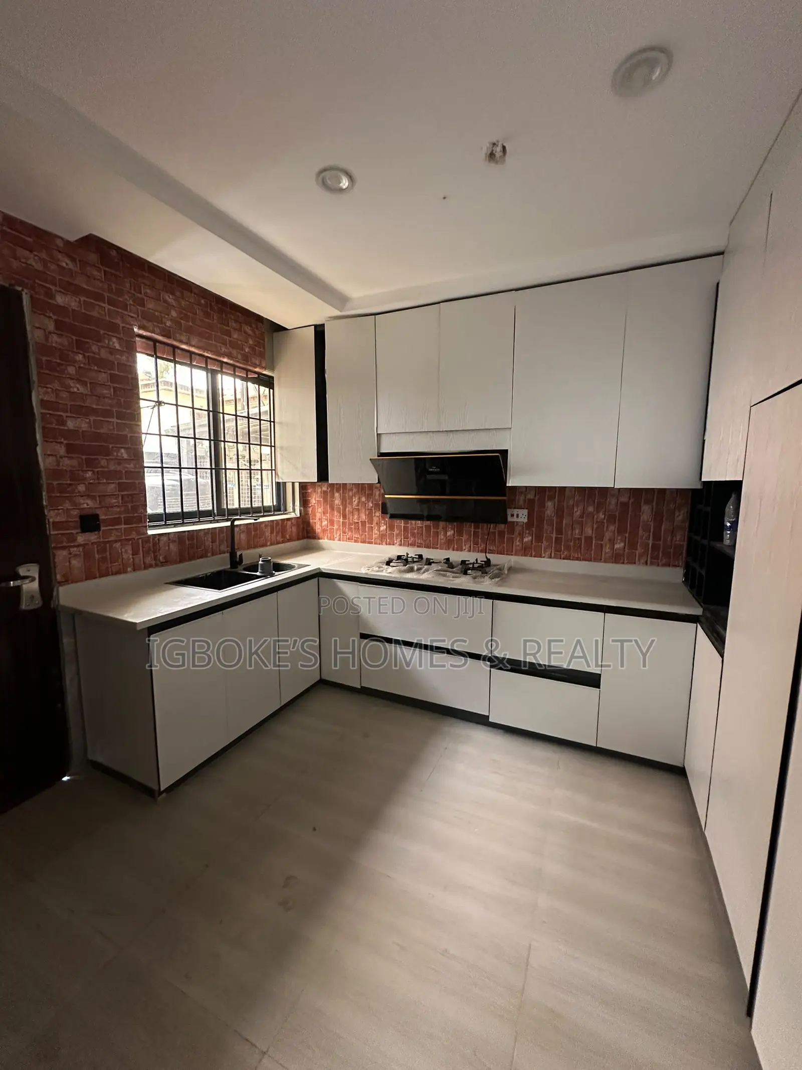 4bdrm Duplex in Lekki Phase 1 for sale in Lekki Phase 1