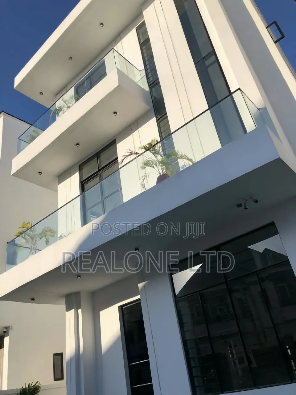 5bdrm Duplex in Ikota for sale in Ikota