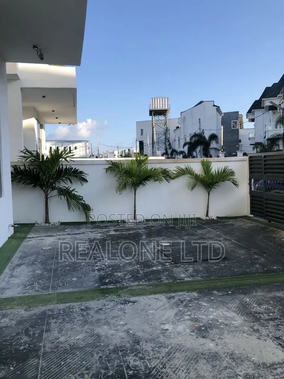5bdrm Duplex in Ikota for sale in Ikota