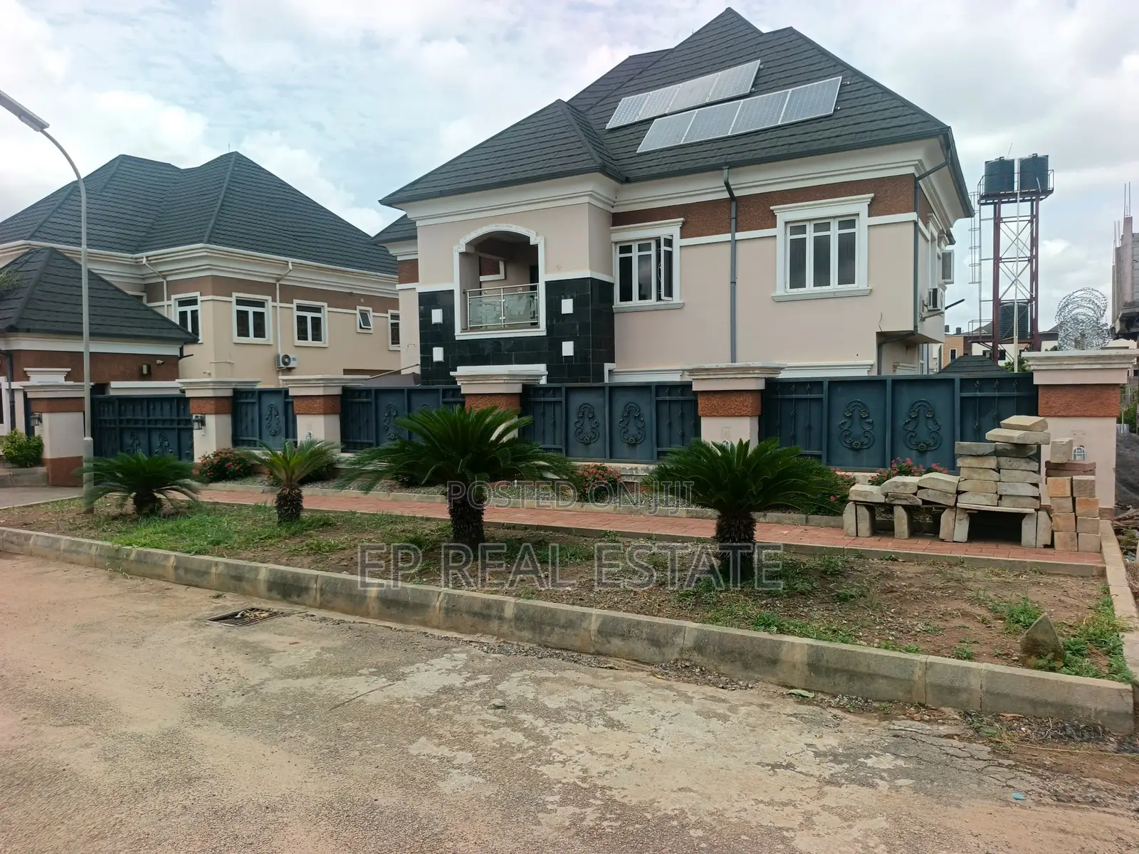 4bdrm Duplex in Apo District for sale in Apo District