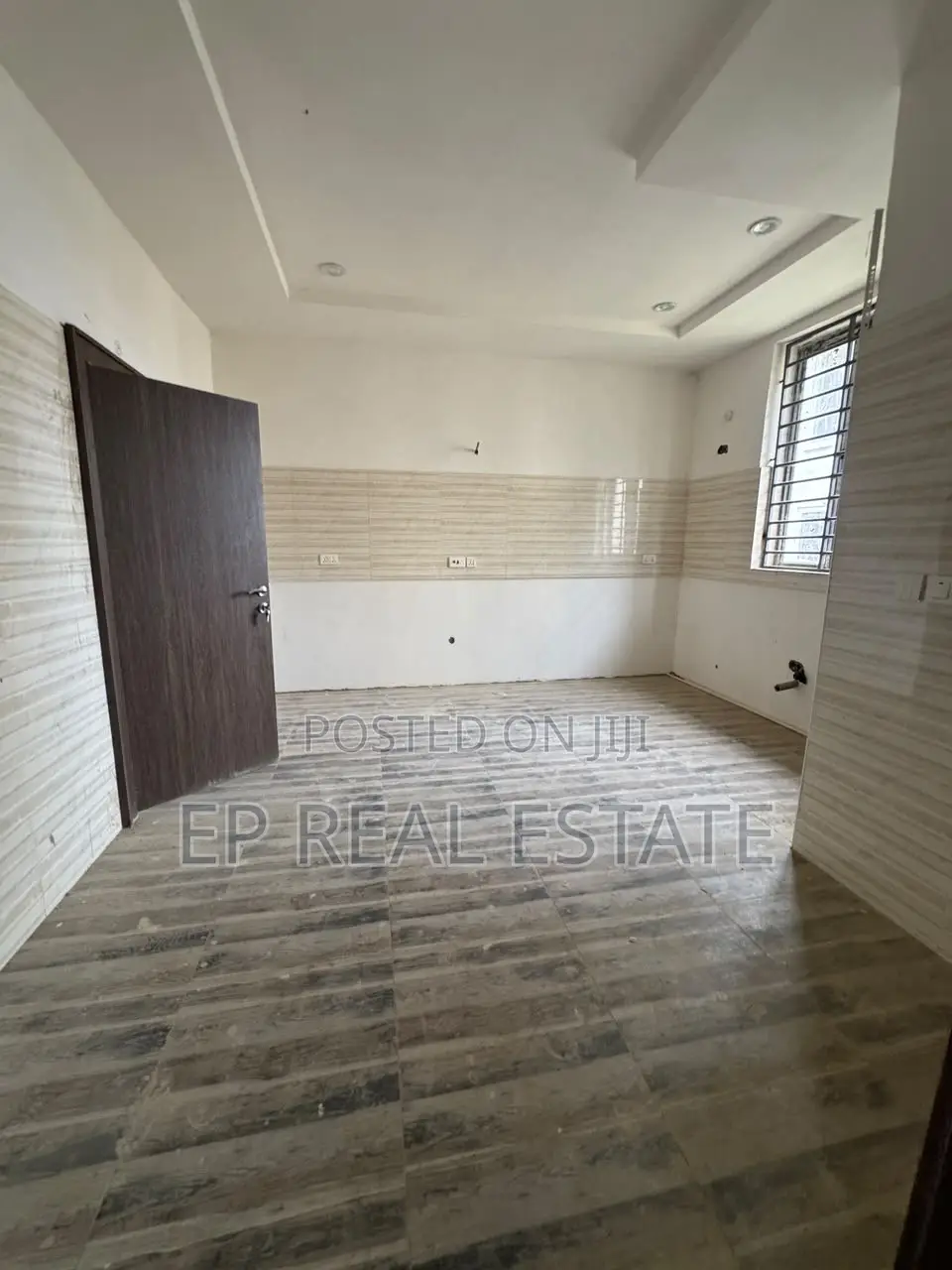 4bdrm Duplex in Apo District for sale in Apo District
