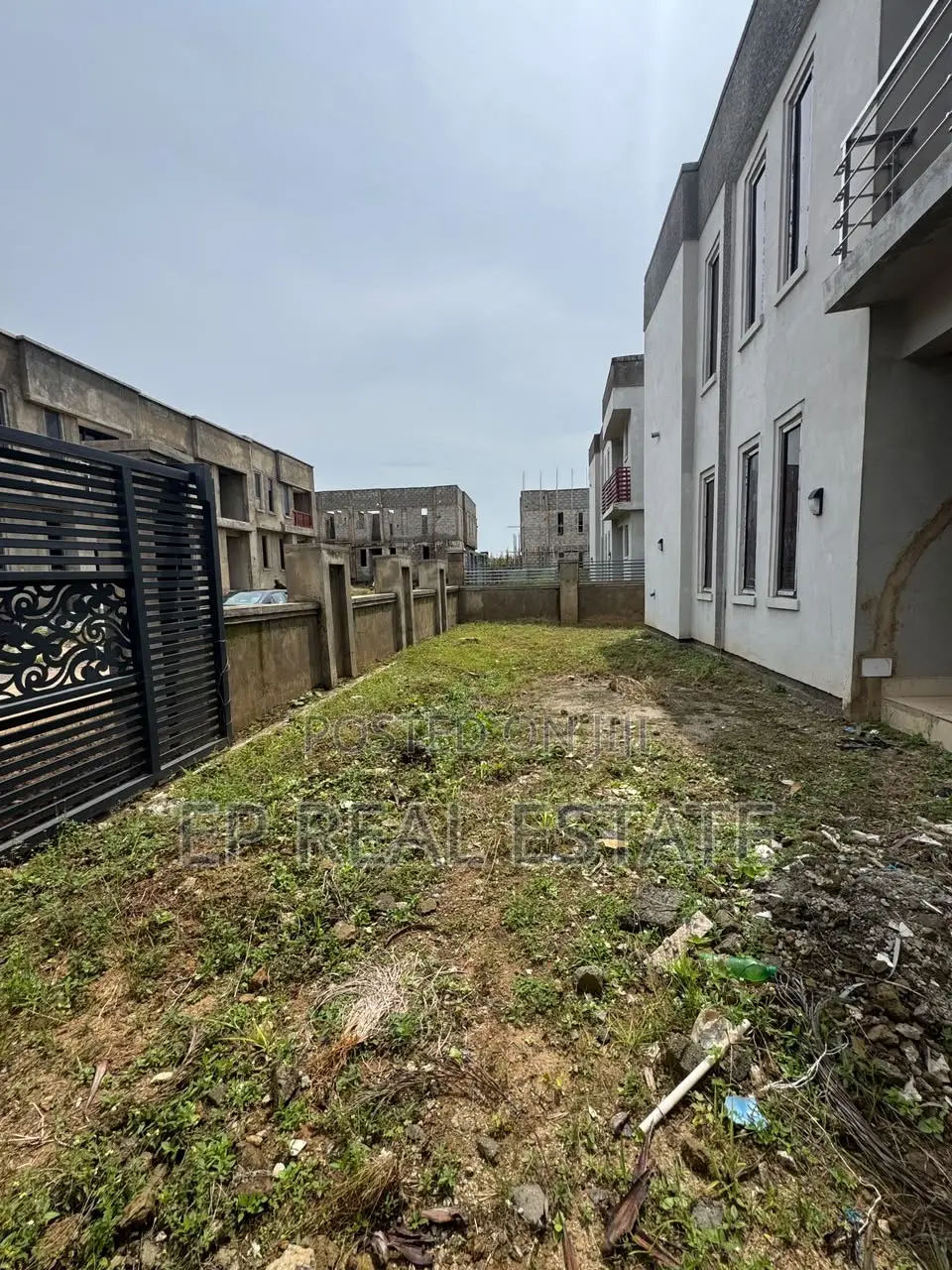 4bdrm Duplex in Apo District for sale in Apo District