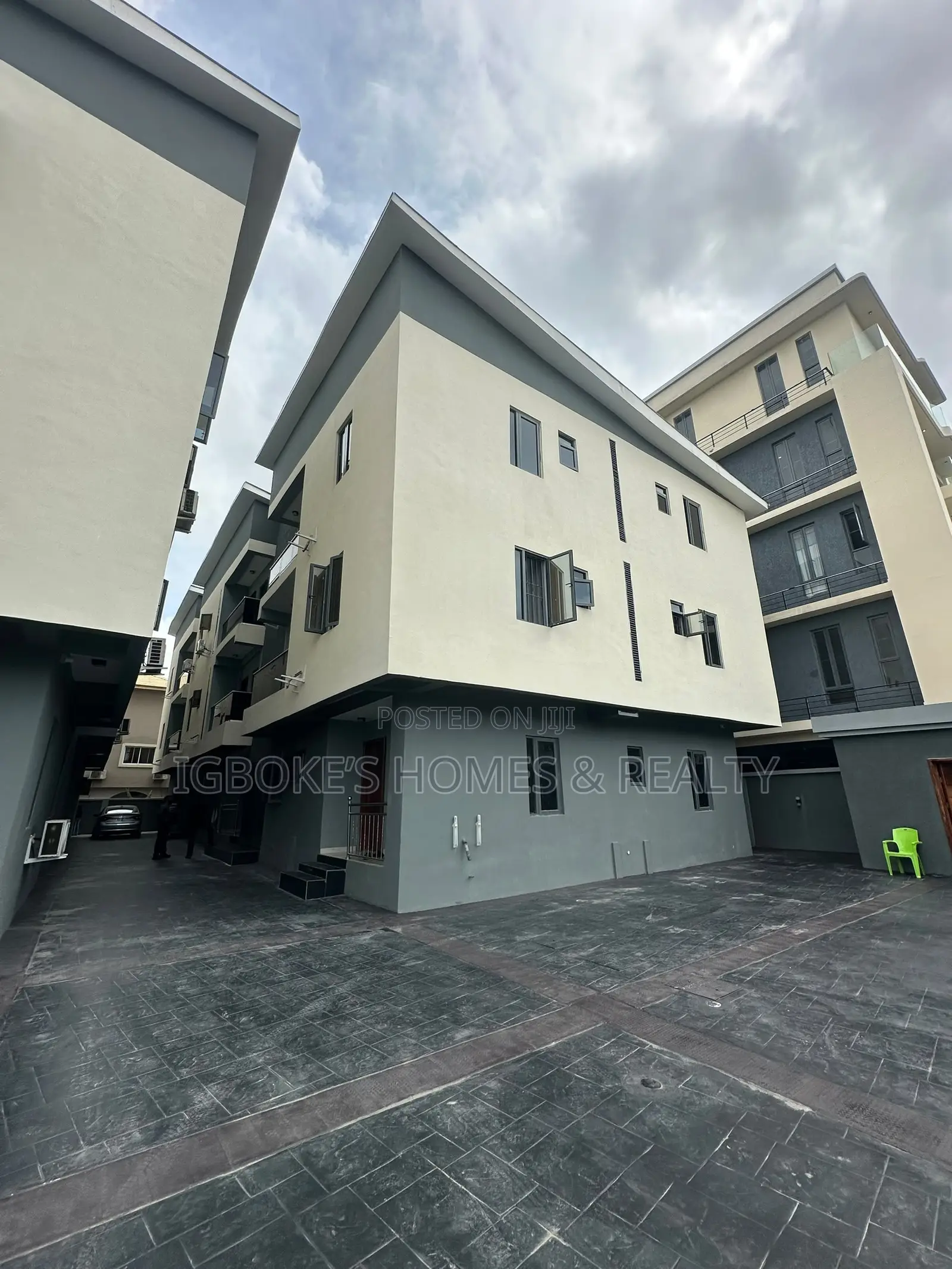 4bdrm Maisonette in Lekki Phase 1 for rent in Lekki Phase 1