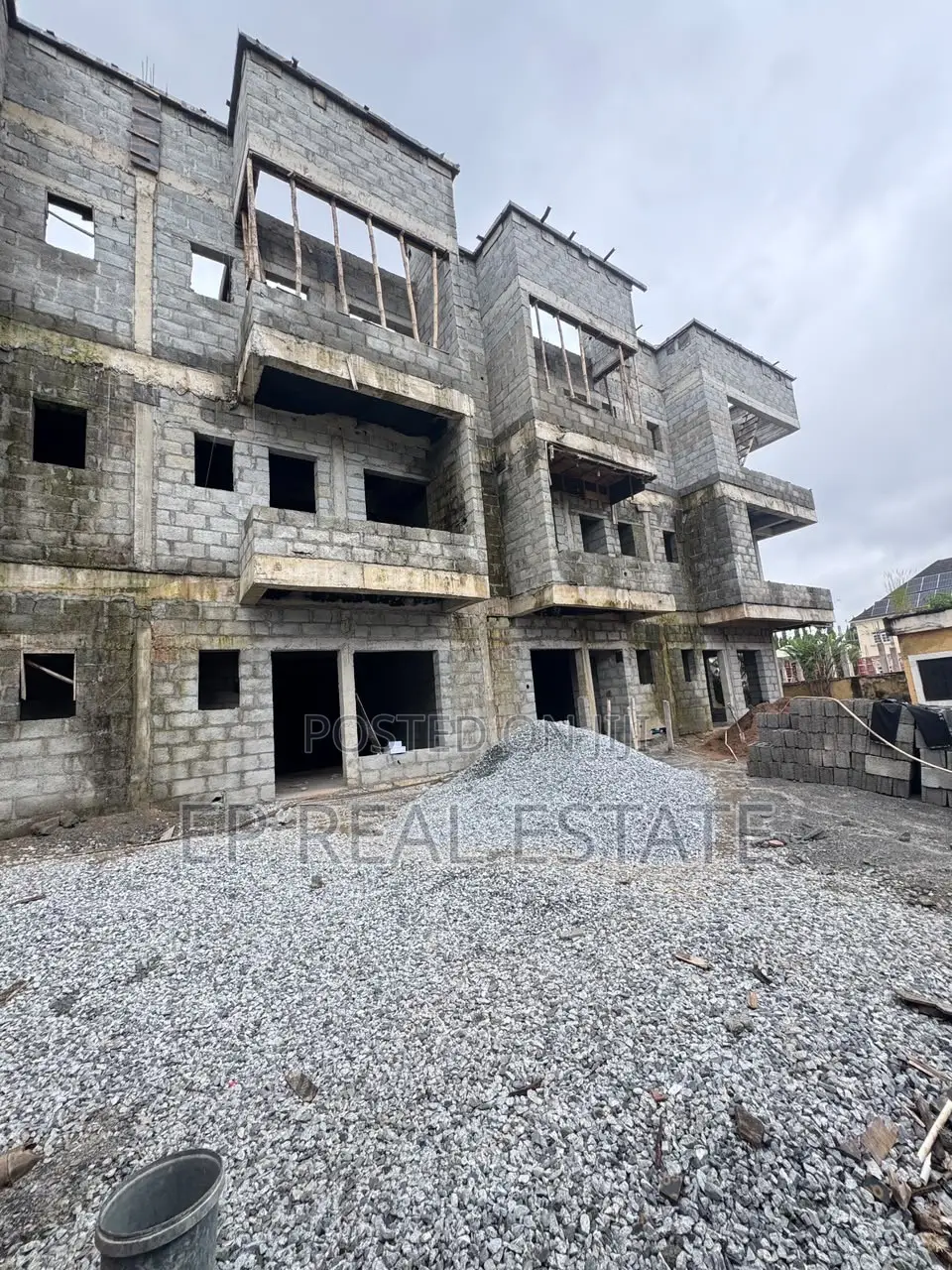 4bdrm Duplex in Gwarinpa for sale in Gwarinpa