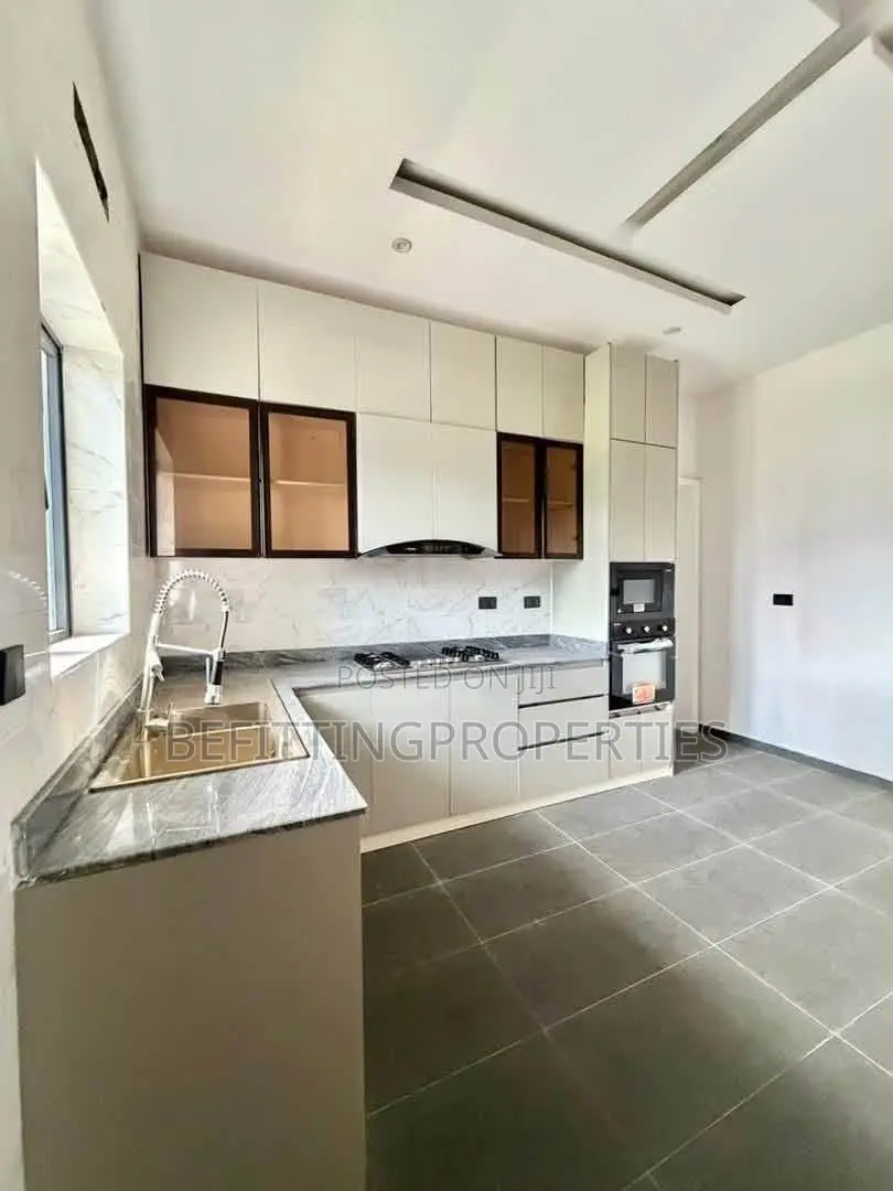 3bdrm Apartment in Victoria Island for sale in Victoria Island