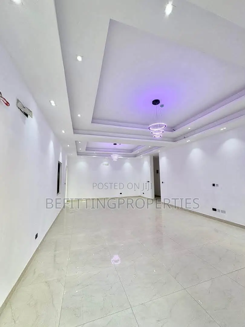3bdrm Apartment in Victoria Island for sale in Victoria Island