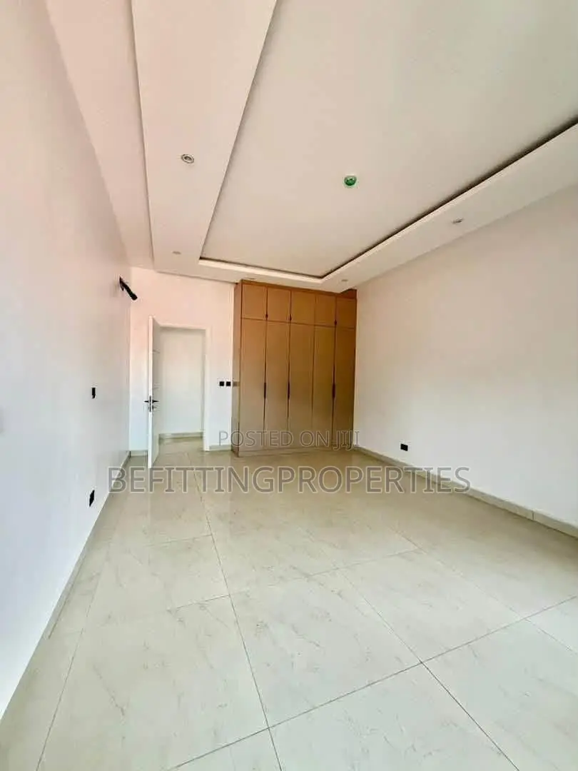 3bdrm Apartment in Victoria Island for sale in Victoria Island