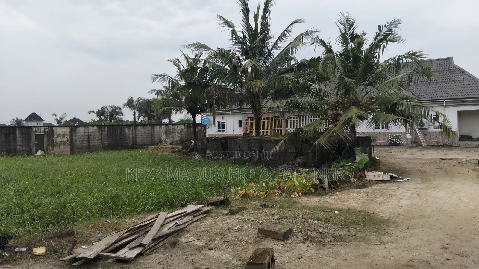 5bdrm Bungalow in Gated Neighbourhood, New Layout for sale in New Layout