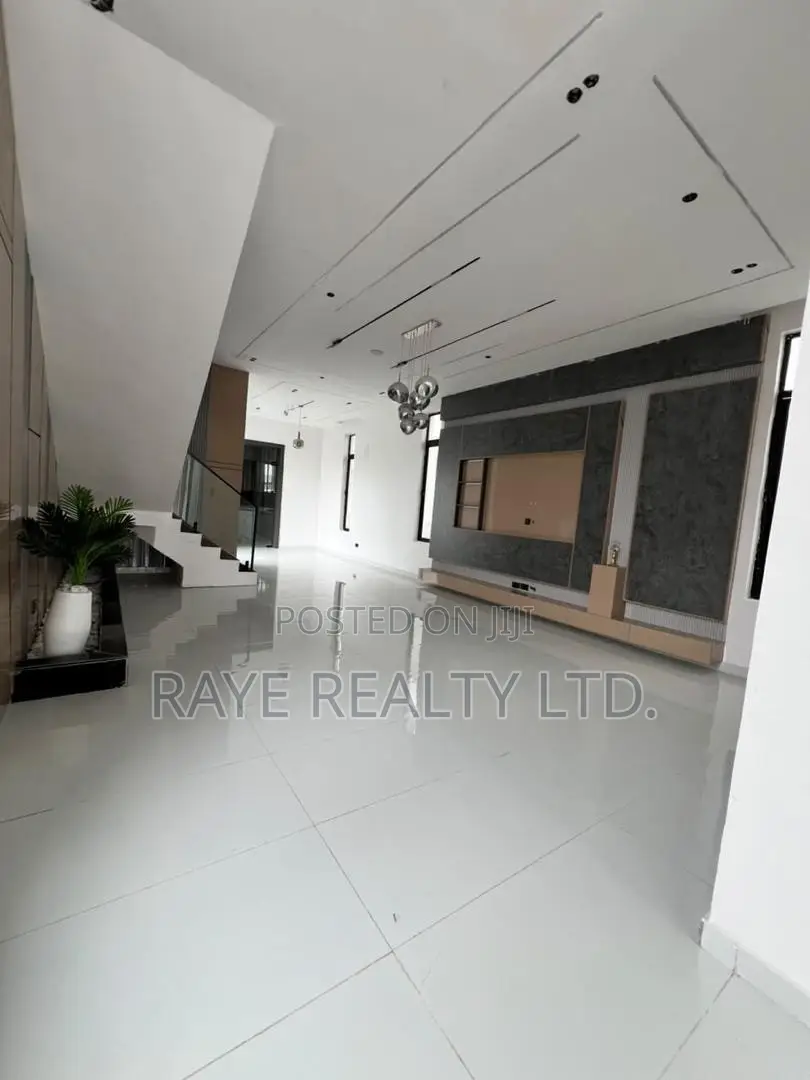 5bdrm Duplex in Ajah for sale in Ajah