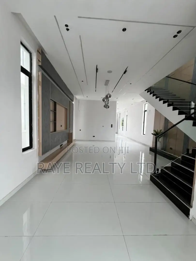 5bdrm Duplex in Ajah for sale in Ajah