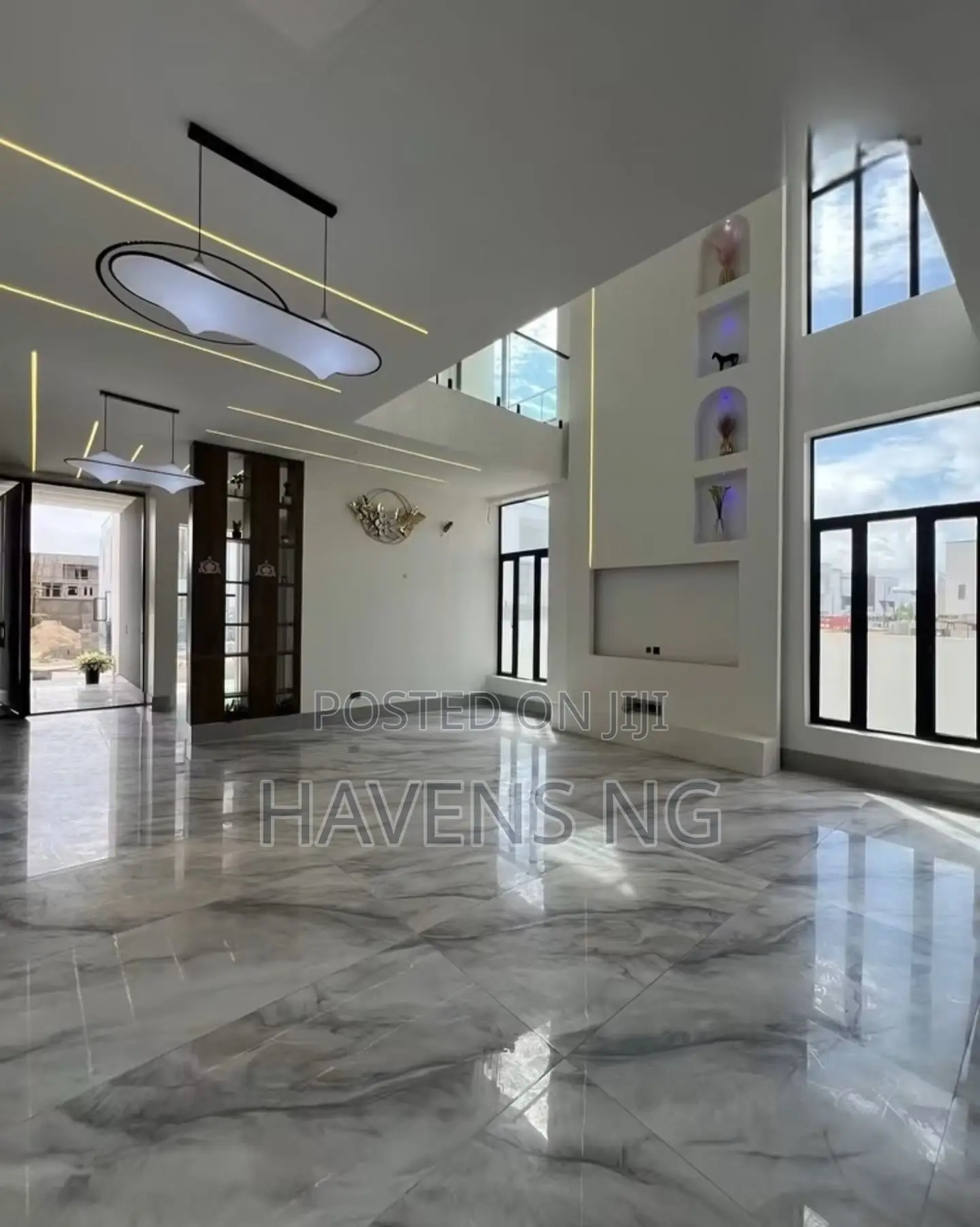5bdrm Duplex in Lekki Phase 1 for sale in Lekki Phase 1