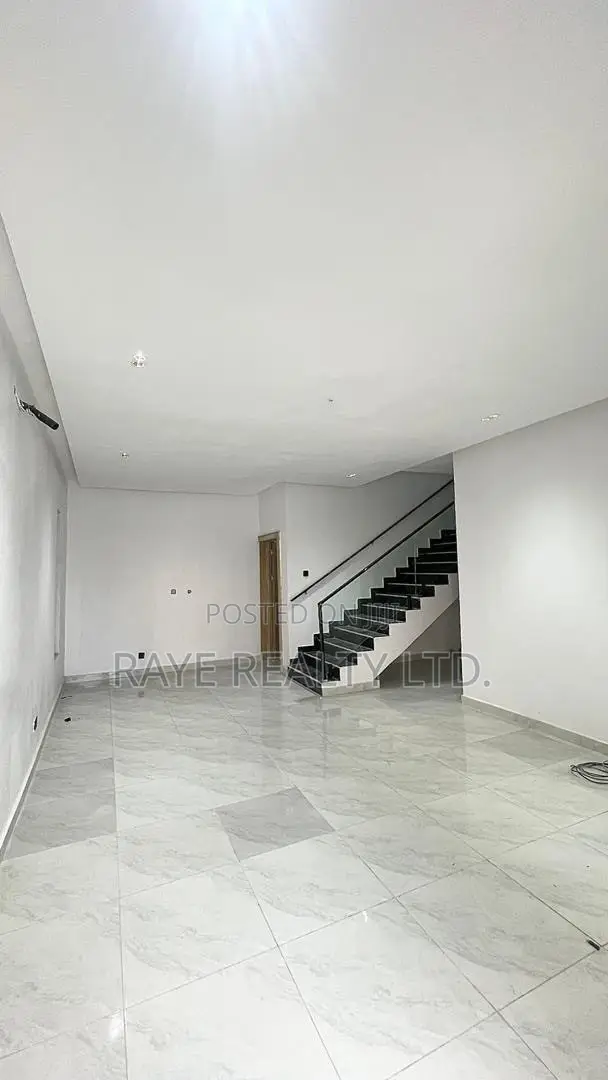 4bdrm Duplex in Lekki for sale in Lekki