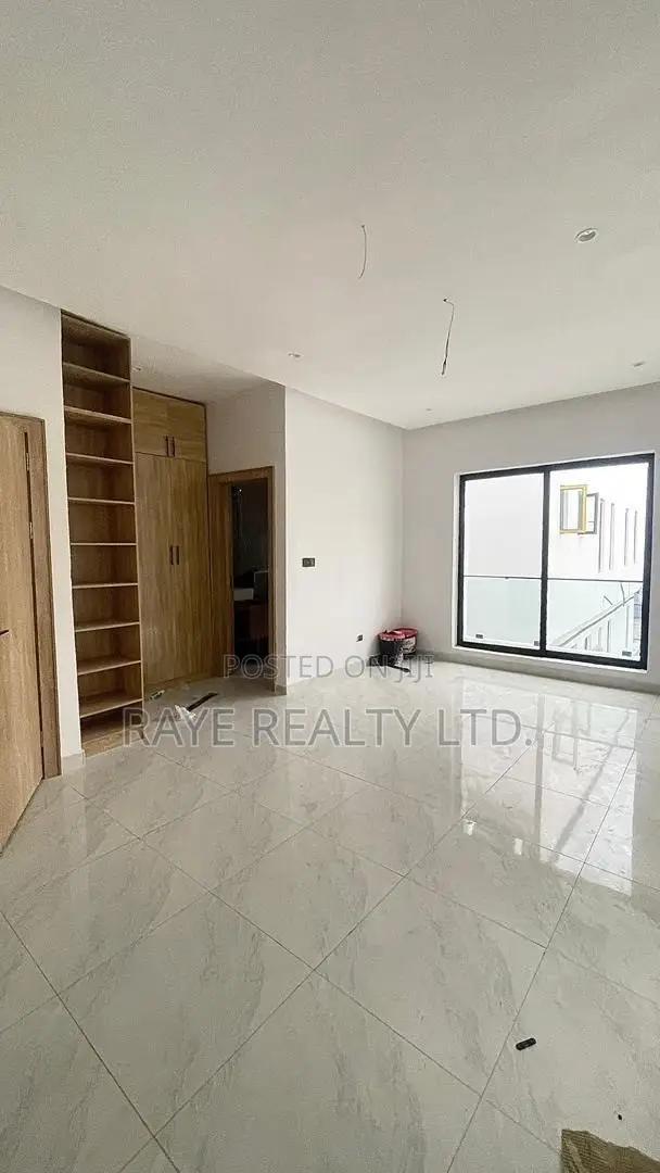 4bdrm Duplex in Lekki for sale in Lekki