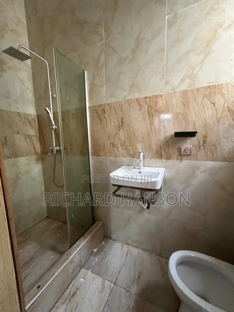 1bdrm Shared Apartment in Orchid (Just 1Room), Chevron for rent in Chevron