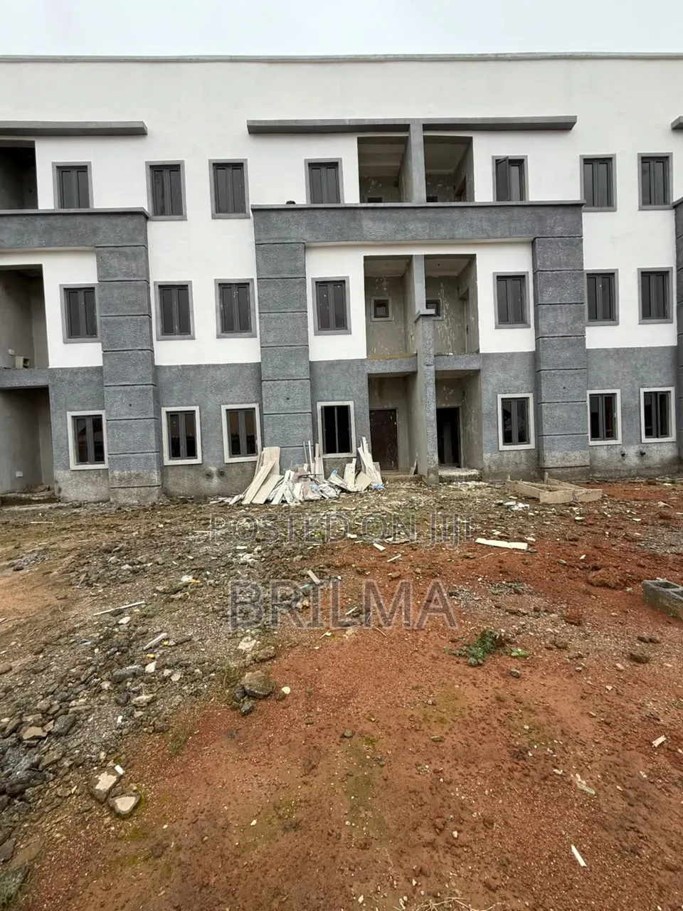 4bdrm Duplex in Dape for sale in Dape
