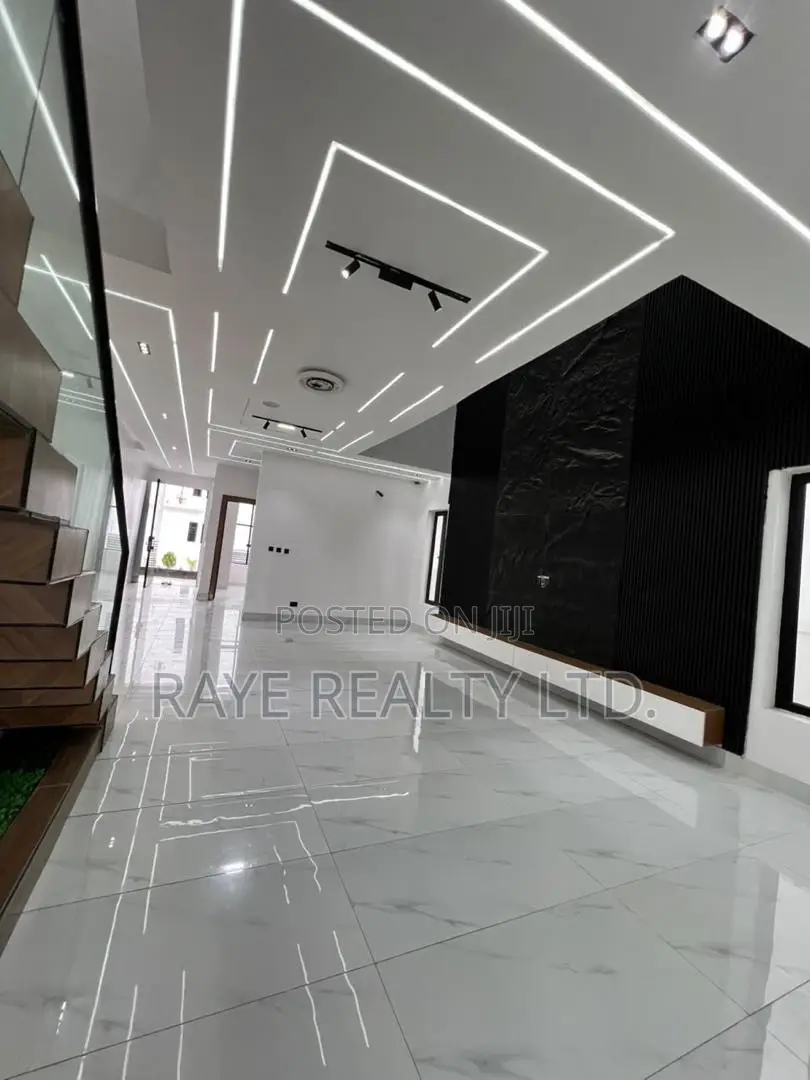 5bdrm Duplex in Ajah for sale in Ajah