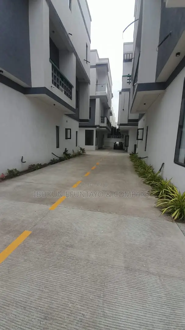 4bdrm Apartment in Lekki Phase 1 for rent in Lekki Phase 1