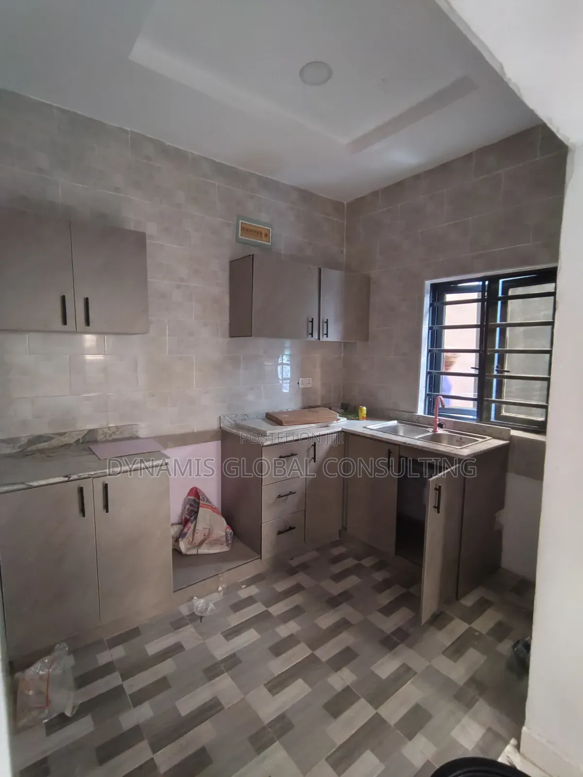 Furnished 3bdrm Townhouse / Terrace in Omole Phase 2 for rent in Omole Phase 2