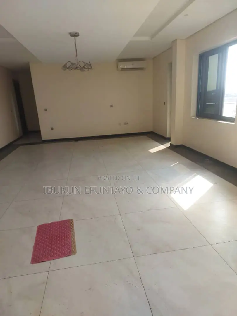 4bdrm Apartment in Lekki Phase 1 for rent in Lekki Phase 1