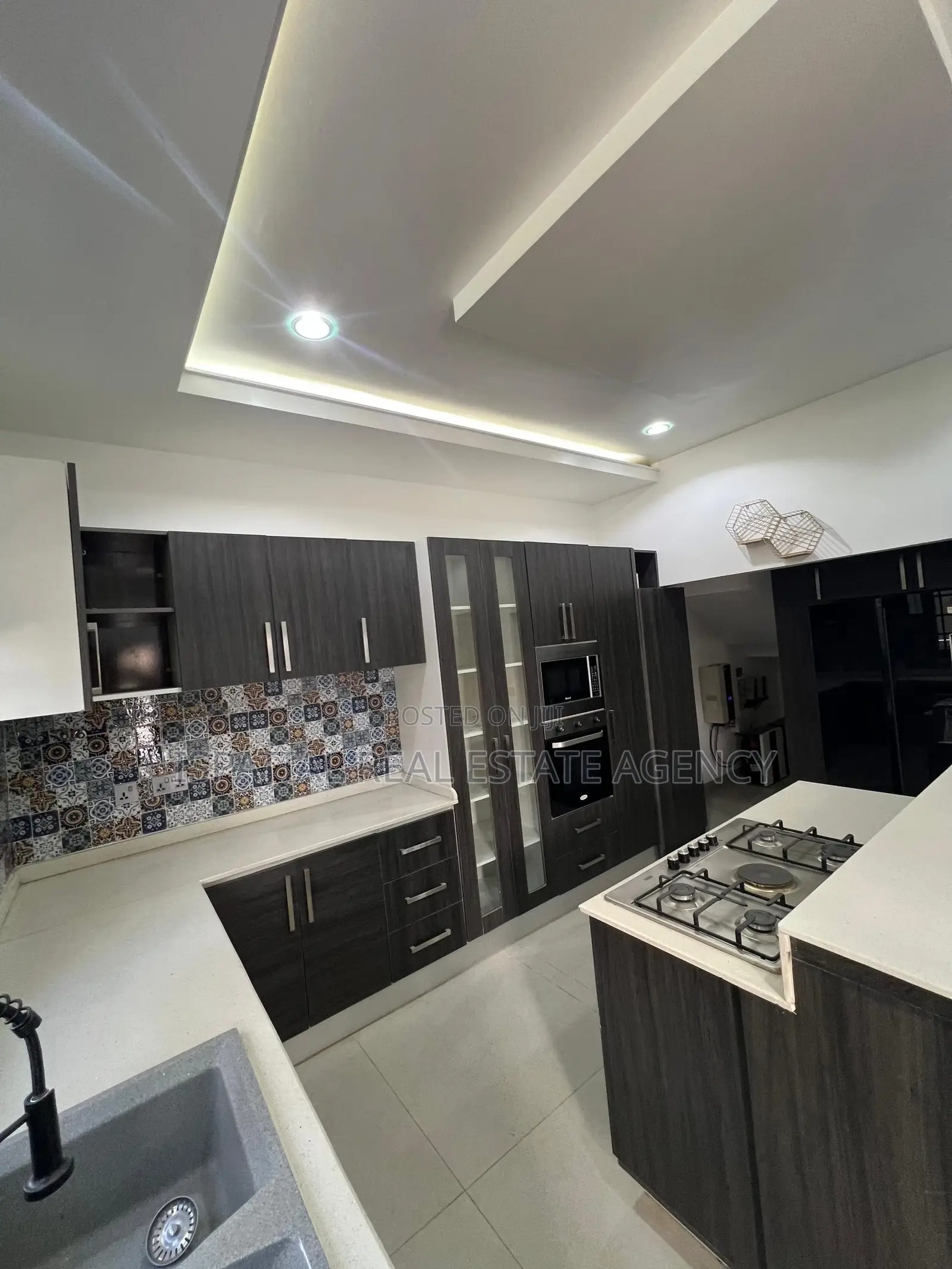 Furnished 4bdrm Townhouse/Terrace in Katampe Extension for sale in Katampe Extension