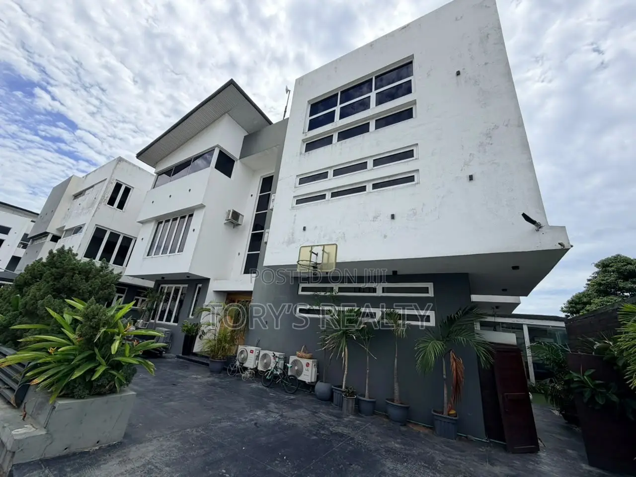 5bdrm Duplex in Banana Island for rent in Banana Island
