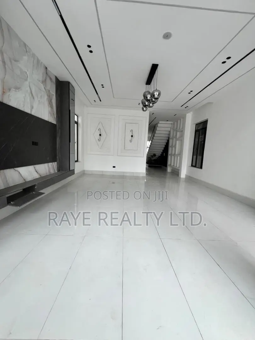 5bdrm Duplex in Ajah for sale in Ajah