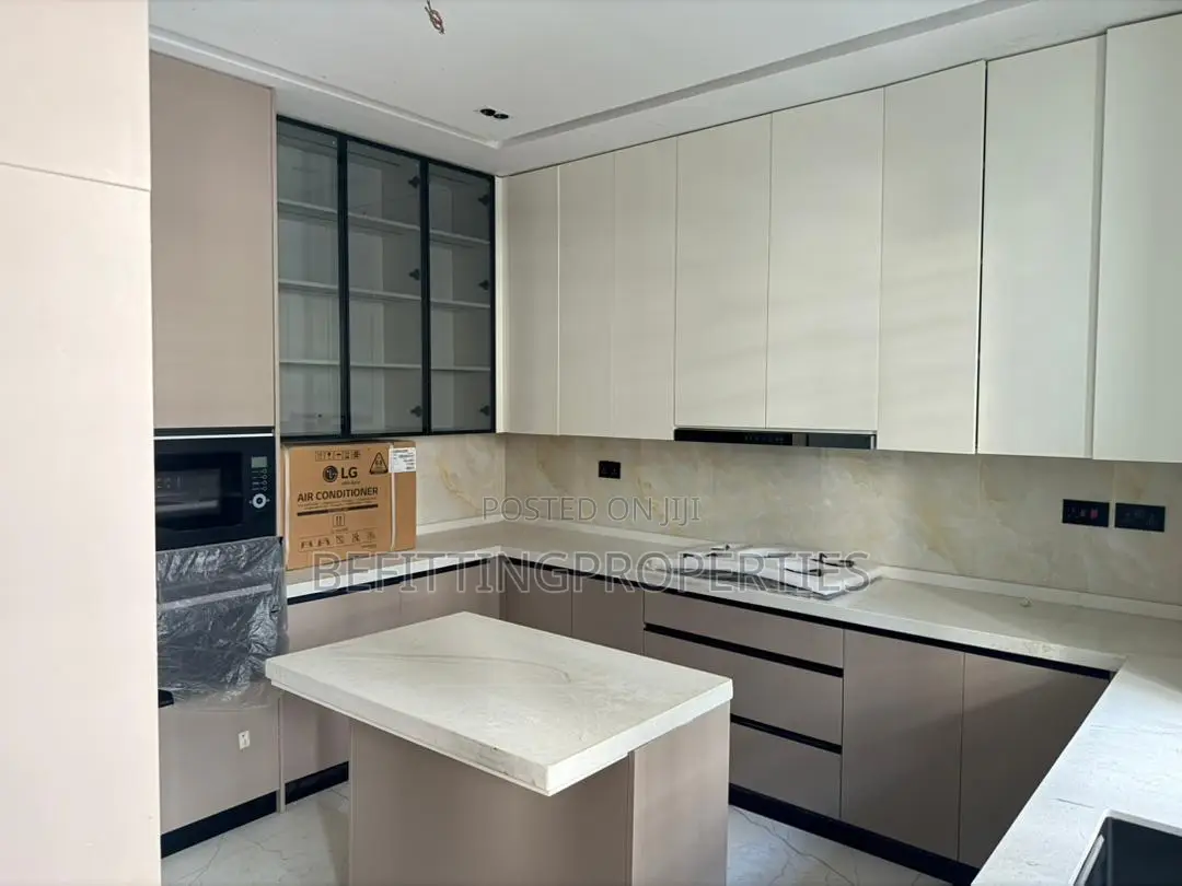 5bdrm House in Ikeja for sale in Ikeja