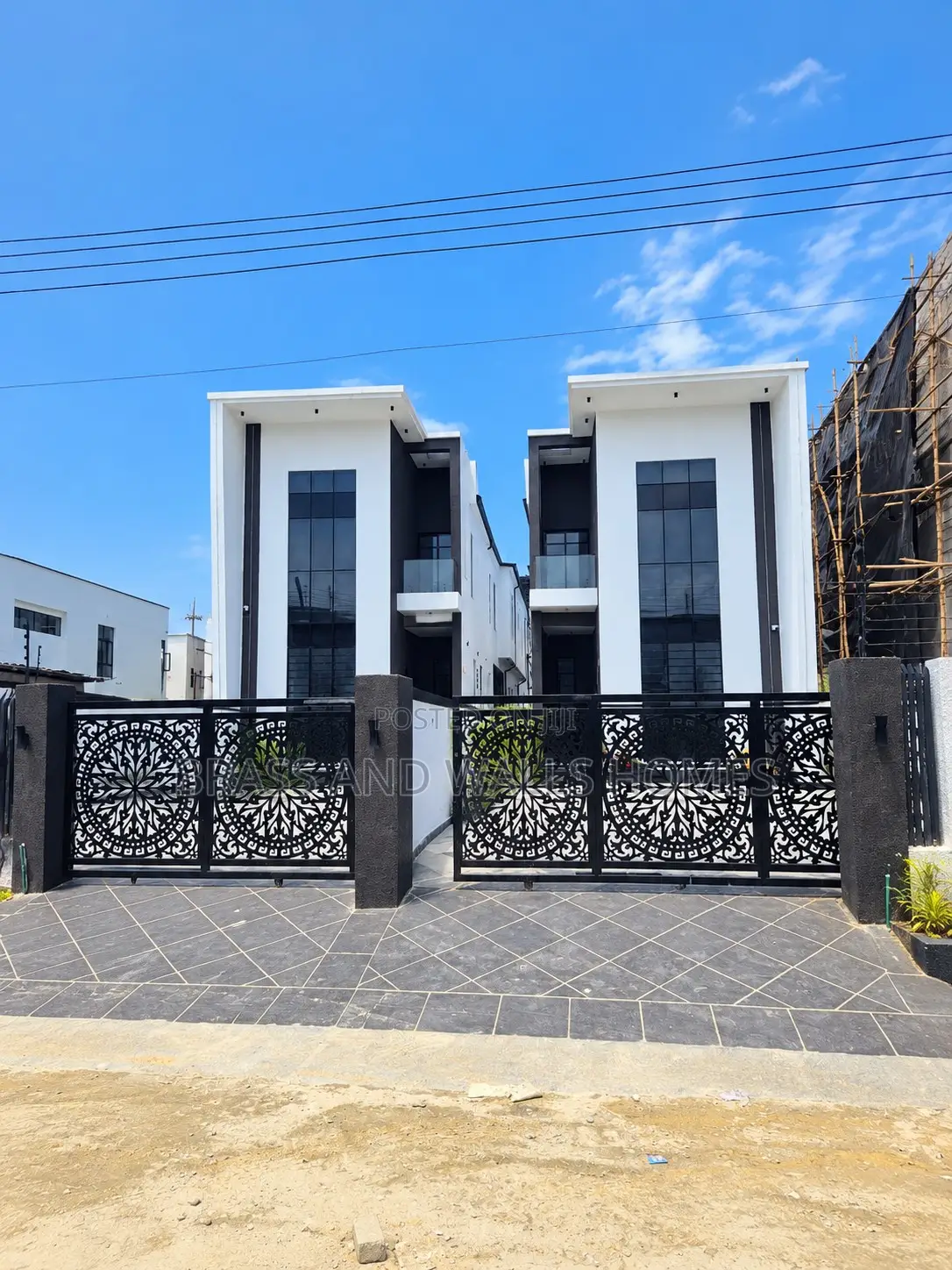 5bdrm Duplex in Ikota for sale in Ikota