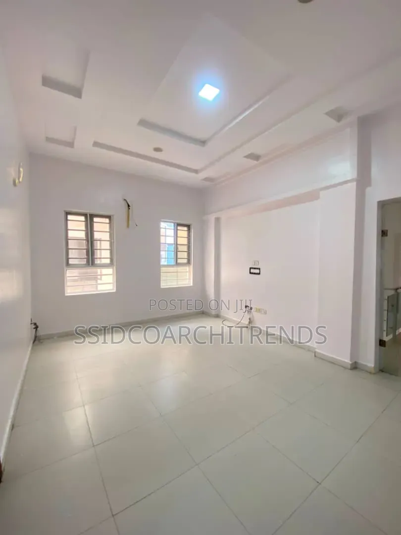 5bdrm Duplex in Call To Access, Ikota for sale in Ikota