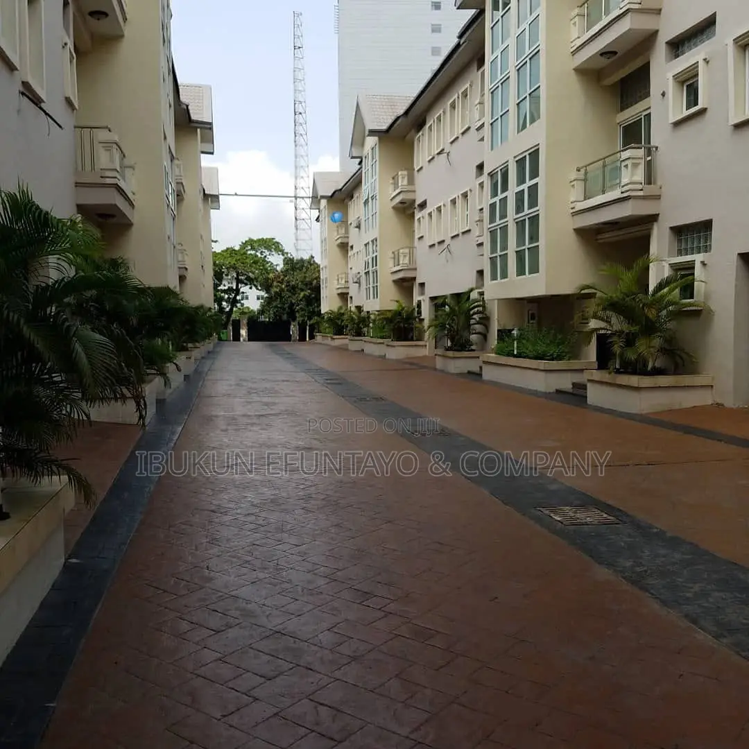 4bdrm Duplex in Ahmadu Bello Way for rent in Ahmadu Bello Way