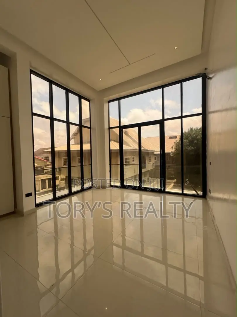 3bdrm Apartment in Lekki Phase 1 for rent in Lekki Phase 1