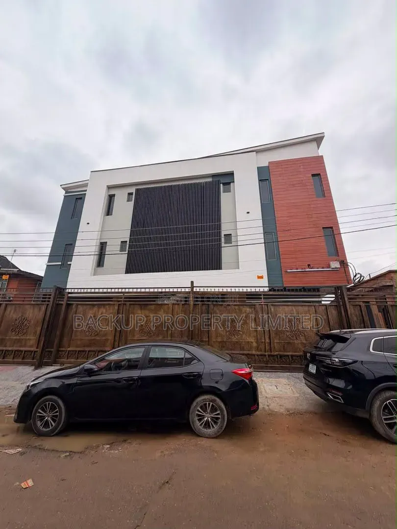 2bdrm Apartment in Lawanson for sale in Lawanson
