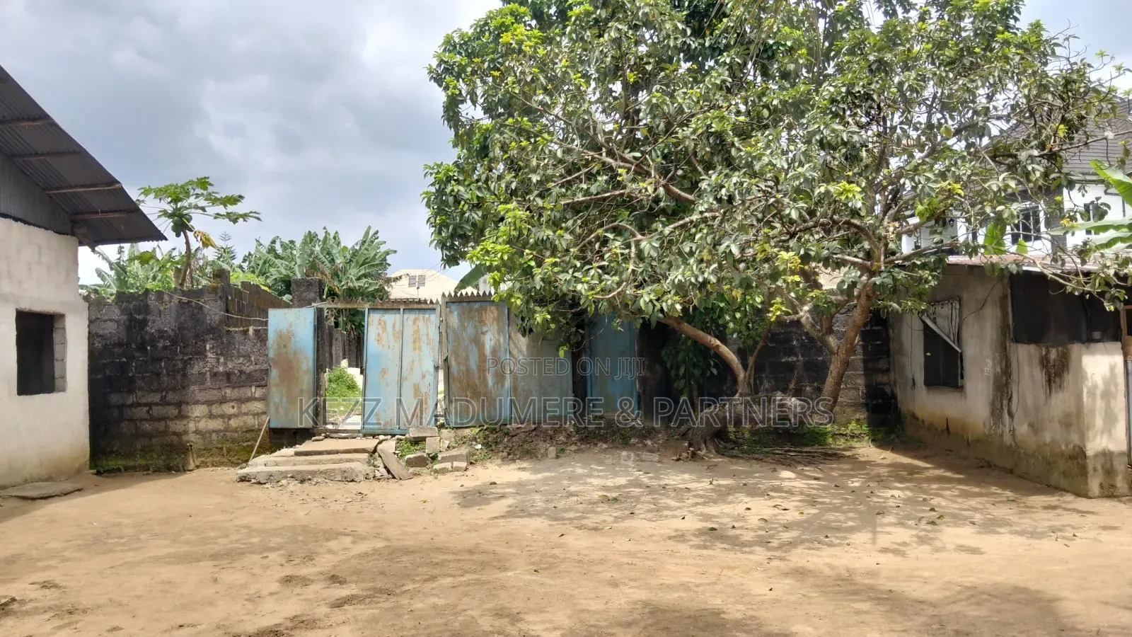 For Sale : Fenced 1 1⁄2 Plots at Deeper Life St, Mgbeoba, Ph in New Layout