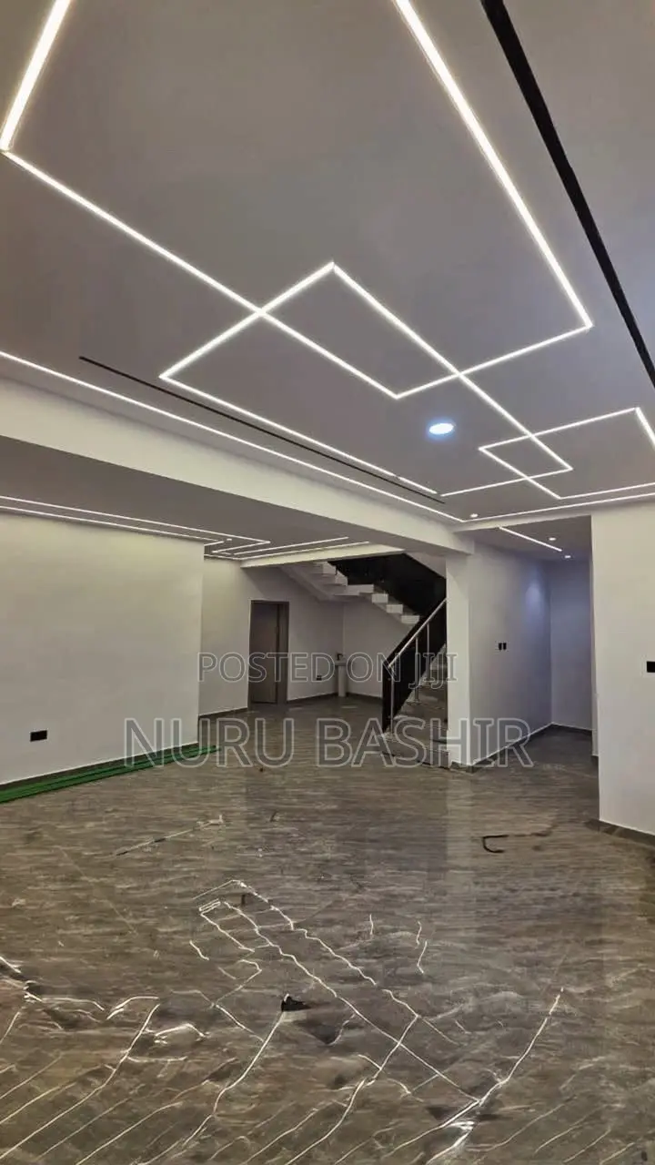 3bdrm Duplex in Rayfield Garden, Akobo for sale in Akobo